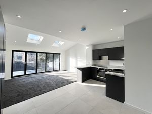 Photo 1- click for photo gallery